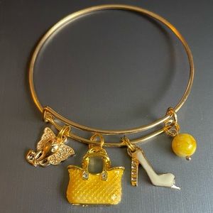 “Bag of Fortune” 🐘 Bangle in Gold-tone